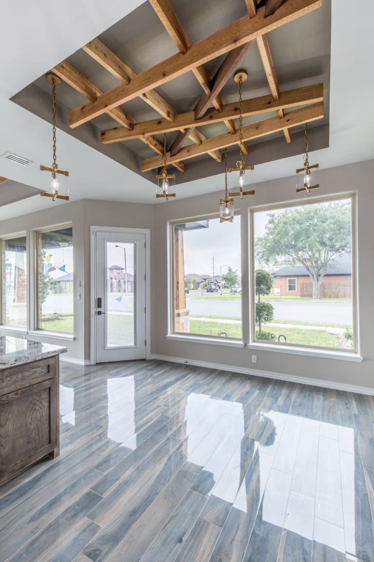 Villanueva Construction A Winner in Amenities, Efficiency—and Price! RGV New Homes