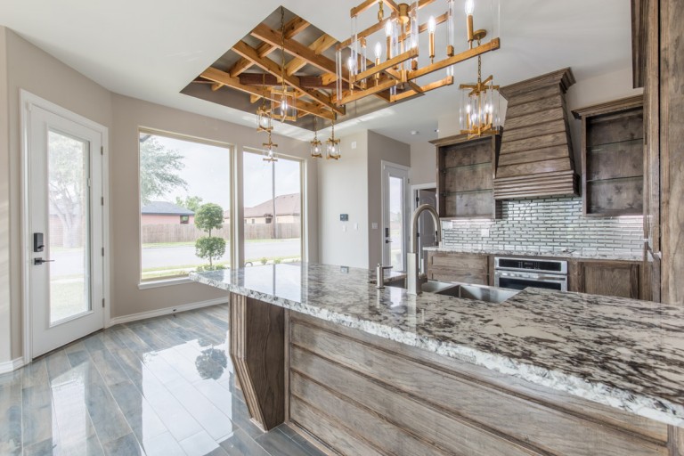 Villanueva Construction A Winner in Amenities, Efficiency—and Price! RGV New Homes