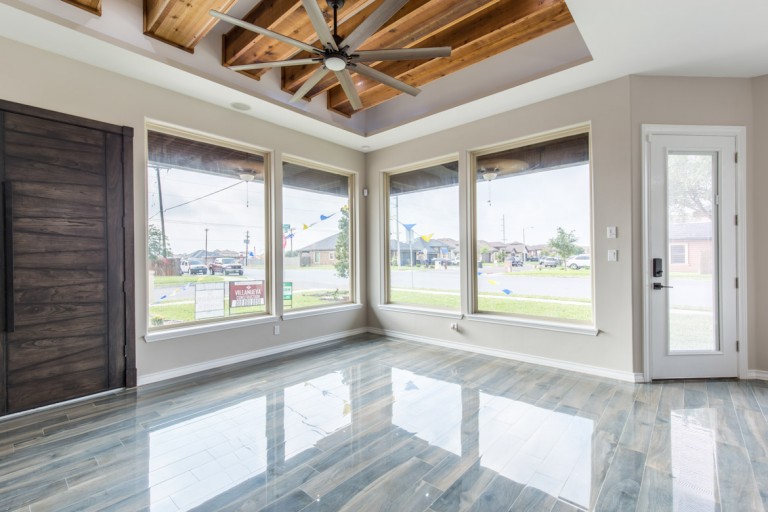 Villanueva Construction A Winner in Amenities, Efficiency—and Price! RGV New Homes